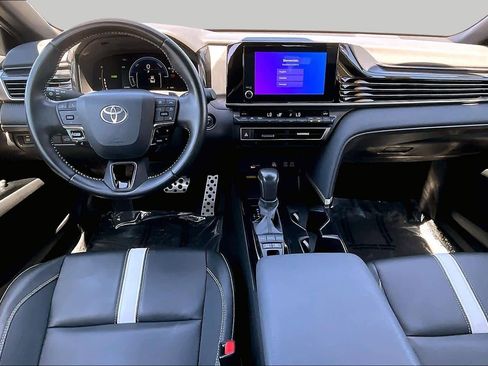 Used 2025 Toyota Camry SE FWD image 15