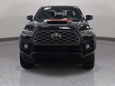 Used 2023 Toyota Tacoma TRD Sport image 3
