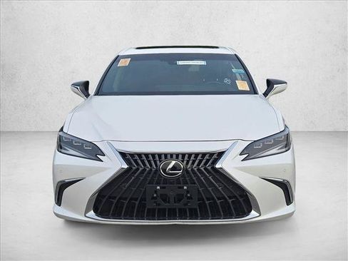 Used 2024 Lexus ES 300h Ultra Luxury FWD image 2