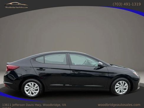 Used 2019 Hyundai Elantra SE w/ Cargo Package FWD image 4