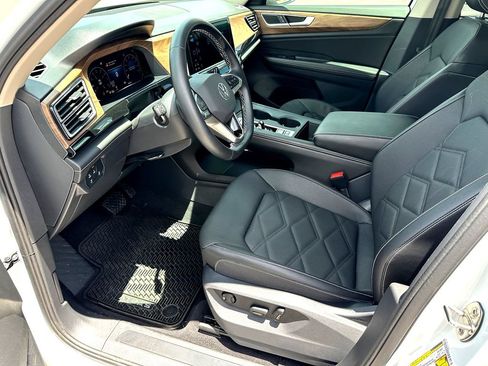 Used 2026 Volkswagen Atlas SE FWD image 11