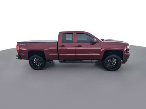 Used 2017 Chevrolet Silverado 1500 LT w/ All Star Edition AWD/4WD image 4