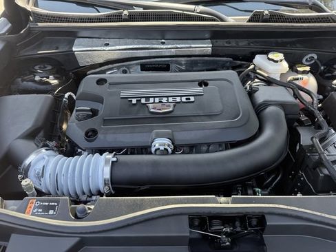 Used 2024 Cadillac XT4 Luxury FWD image 33