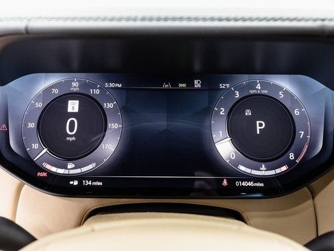 Used 2024 Land Rover Range Rover Long Wheelbase SE image 13