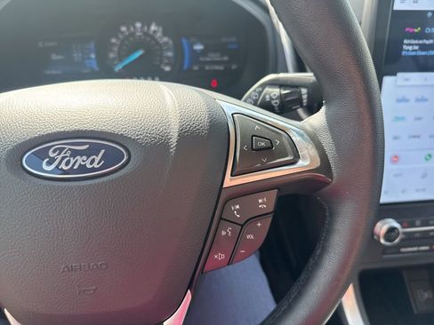 Used 2024 Ford Edge SEL w/ Convenience Package image 12