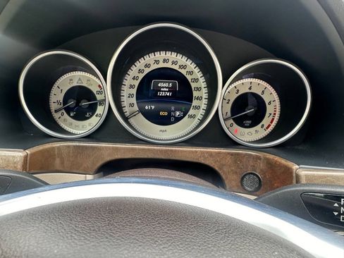 Used 2014 Mercedes-Benz E 350 4MATIC Sedan image 23