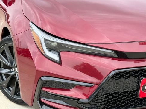 Used 2025 Toyota Corolla SE FWD image 2