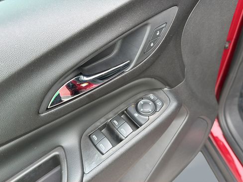 Used 2020 Chevrolet Equinox LT FWD image 28