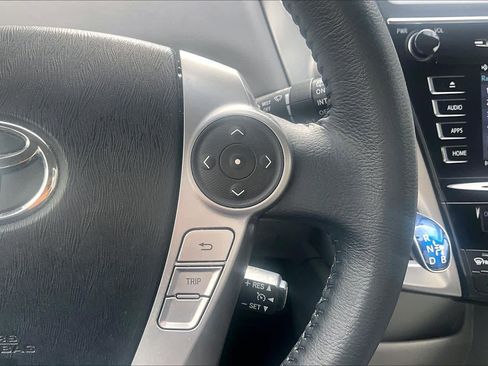 Used 2017 Toyota Prius V Four image 23