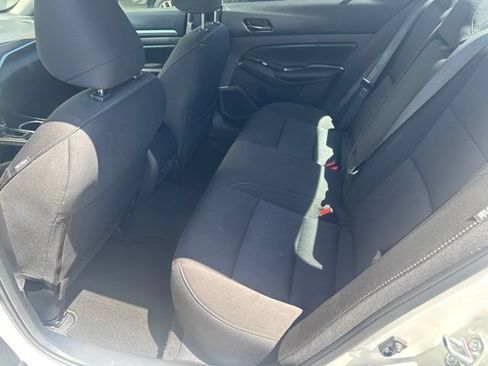 Used 2023 Nissan Altima 2.5 SV FWD image 10