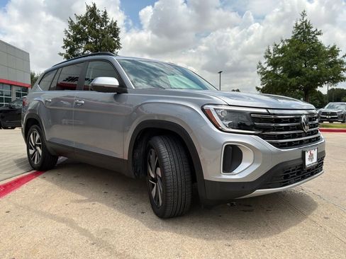 Used 2026 Volkswagen Atlas SE AWD/4WD image 4