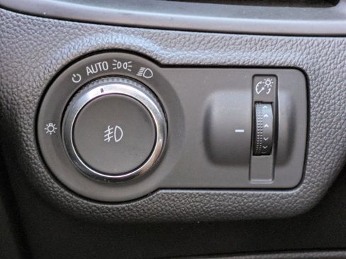 Used 2019 Buick Envision Essence image 24