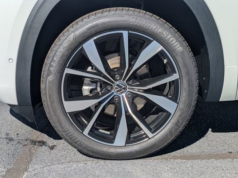 New 2026 Volkswagen Atlas Cross Sport SEL Premium R-Line AWD/4WD image 12
