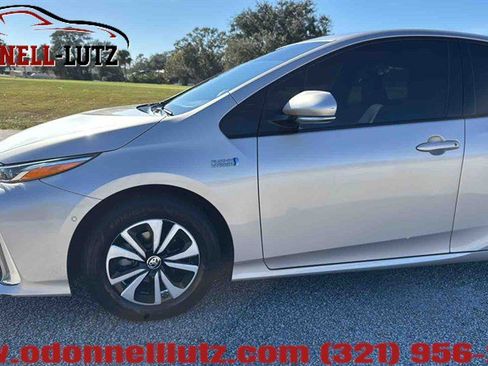 Used 2019 Toyota Prius Prime Advanced image 4