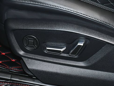 Used 2024 Audi SQ7 Prestige w/ Prestige Package AWD/4WD image 46