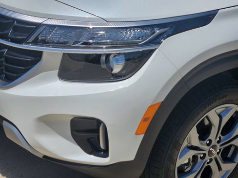 Certified 2026 Kia Seltos LX AWD/4WD image 9