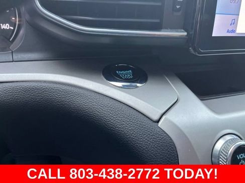 Used 2022 Ford Explorer XLT w/ Equipment Group 202A RWD image 21