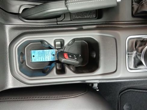 New 2025 Jeep Gladiator Sport S image 45