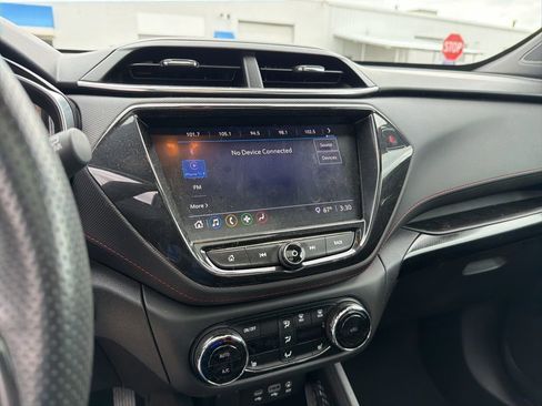 Used 2022 Chevrolet TrailBlazer RS w/ Sun and Liftgate Package image 4