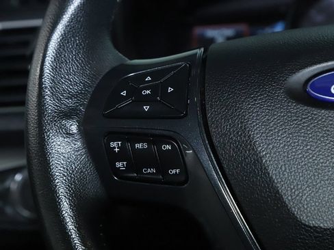 Used 2018 Ford Explorer XLT w/ Equipment Group 202A FWD image 25
