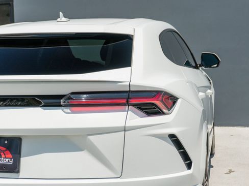 Used 2020 Lamborghini Urus AWD/4WD image 39