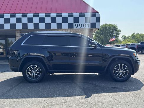 Used 2017 Jeep Grand Cherokee Limited AWD/4WD image 8