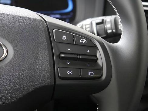New 2025 Hyundai Venue Limited FWD image 12