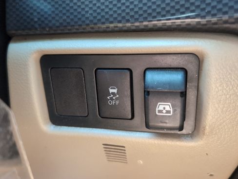Used 2012 Toyota Tundra 2WD CrewMax w/ SR5 Pkg image 38