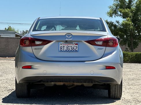 Used 2018 MAZDA MAZDA3 Touring FWD image 5