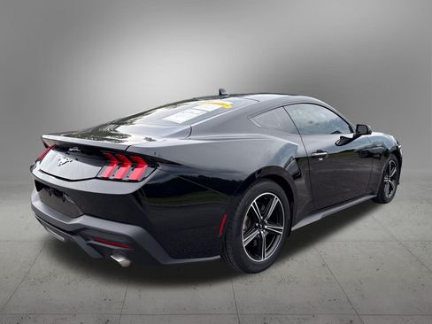 Used 2025 Ford Mustang Coupe RWD image 4