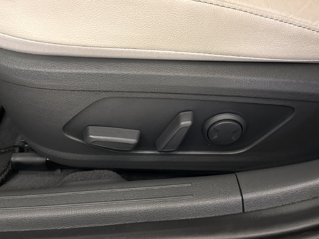 Used 2025 Hyundai Sonata Limited FWD image 22