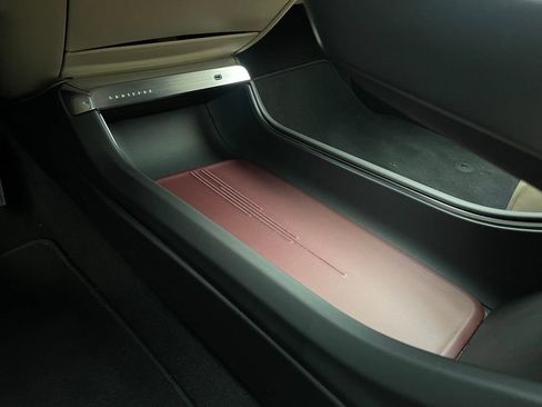 Used 2024 Cadillac Lyriq Luxury w/ Nappa Leather Package image 35