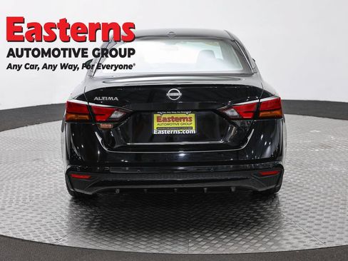 Used 2025 Nissan Altima 2.5 SV FWD image 6