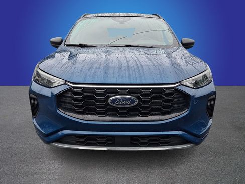 Used 2023 Ford Escape ST-Line w/ Tech Pack #1 AWD/4WD image 2