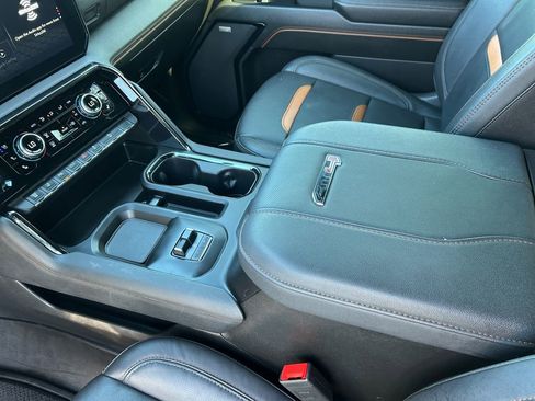 Used 2025 GMC Sierra 2500 AT4 w/ AT4 Premium Plus Package AWD/4WD image 21
