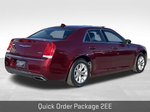 Used 2022 Chrysler 300 Touring image 7