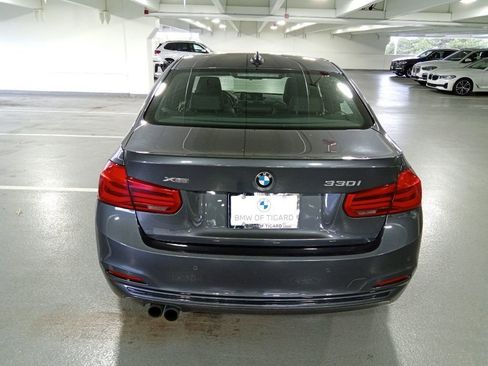 Used 2017 BMW 330i xDrive Sedan AWD/4WD image 6