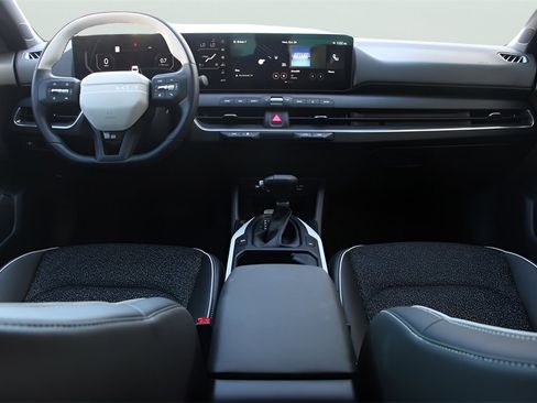 New 2025 Kia K4 GT-Line w/ GT-Line Sunroof Package image 15