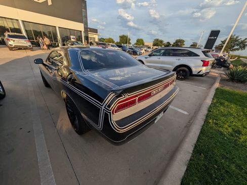 Used 2014 Dodge Challenger R/T w/ Blacktop Package RWD image 2