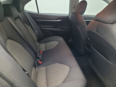 Used 2020 Toyota Camry LE image 19