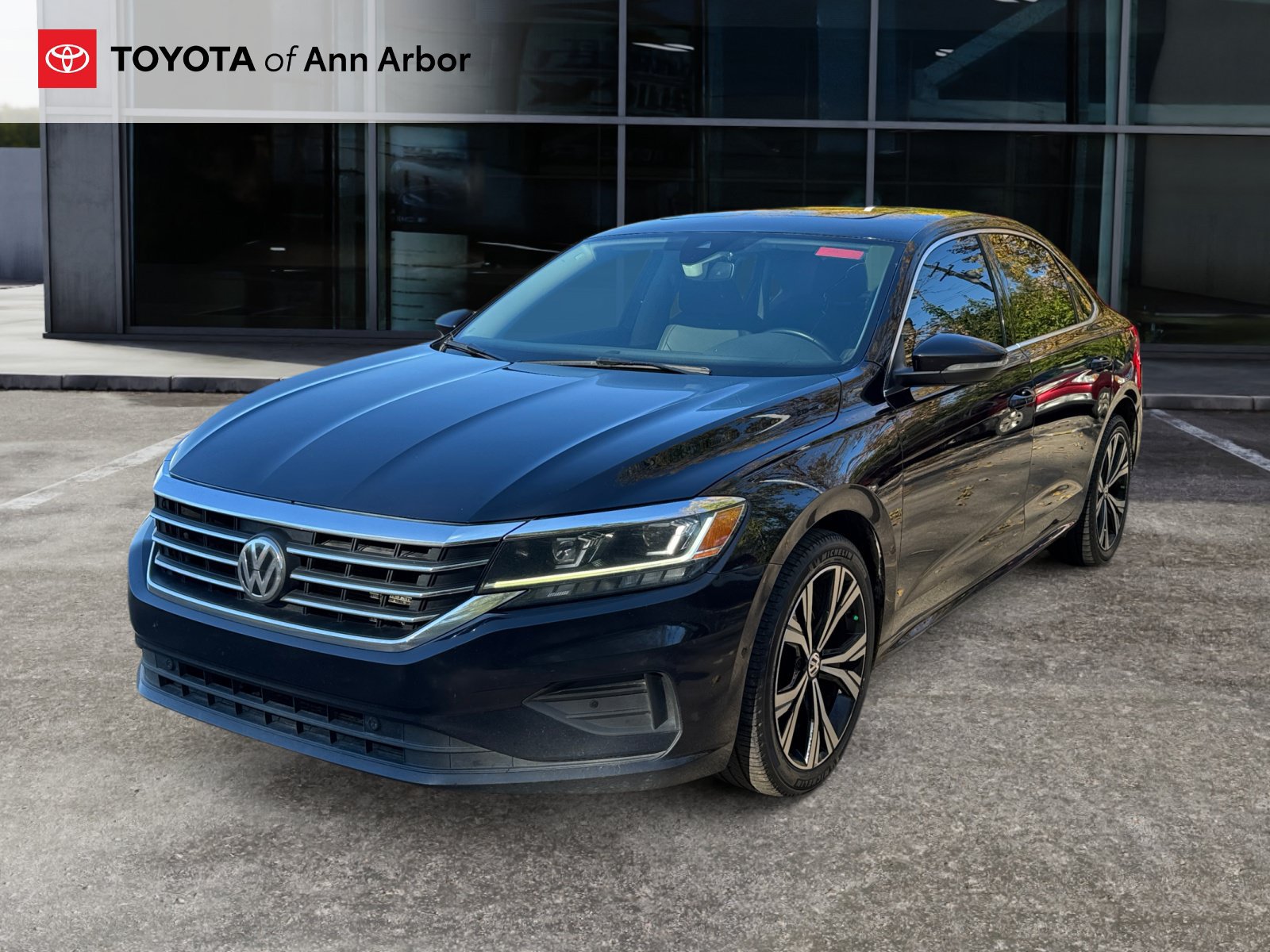 Used 2020 Volkswagen Passat 2.0T SEL FWD image 8