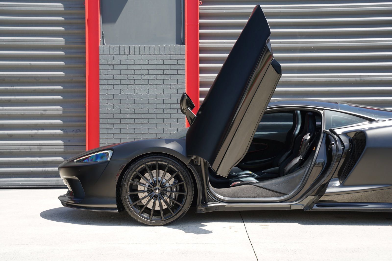 Used 2020 McLaren GT RWD image 15
