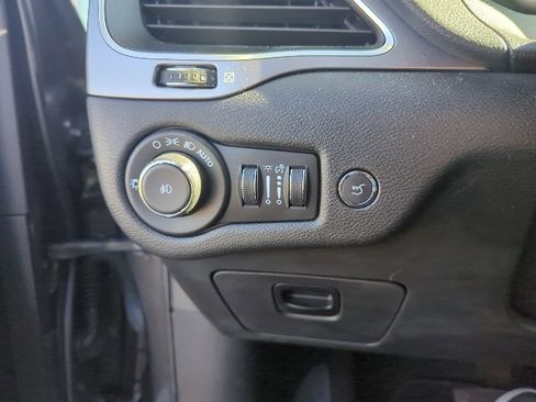 Used 2022 Jeep Cherokee Latitude Lux w/ Sun & Sound Group image 7