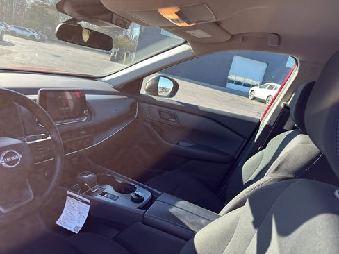 Certified 2025 Nissan Rogue S image 25