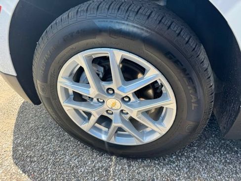 Used 2022 Chevrolet Equinox LT AWD/4WD image 21