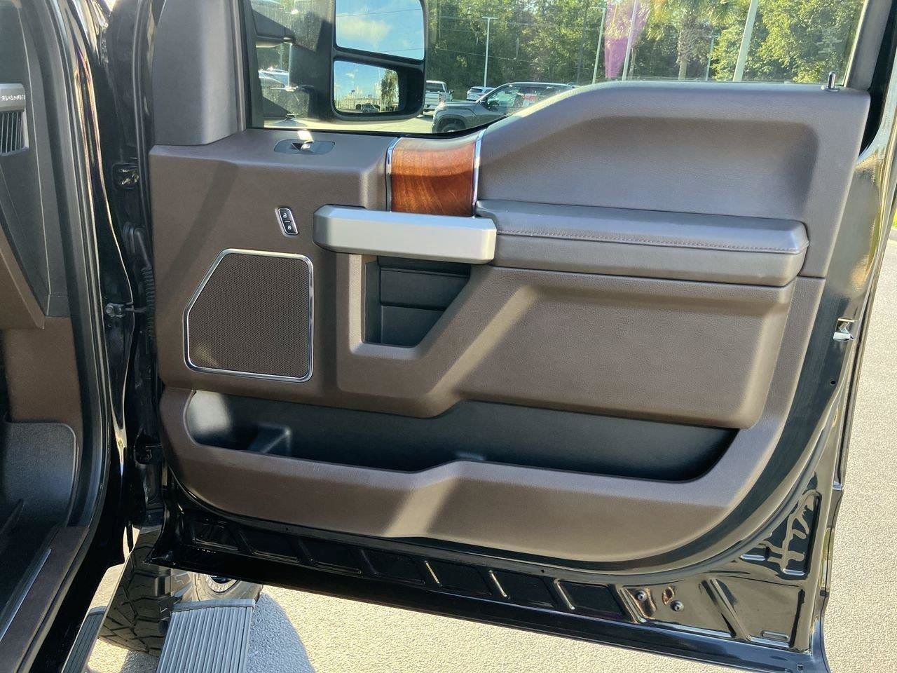 Used 2017 Ford F250 King Ranch w/ Chrome Package AWD/4WD image 33