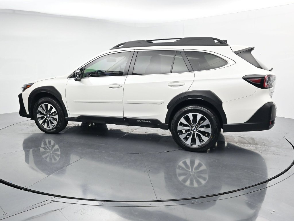 Used 2025 Subaru Outback Limited AWD/4WD image 5