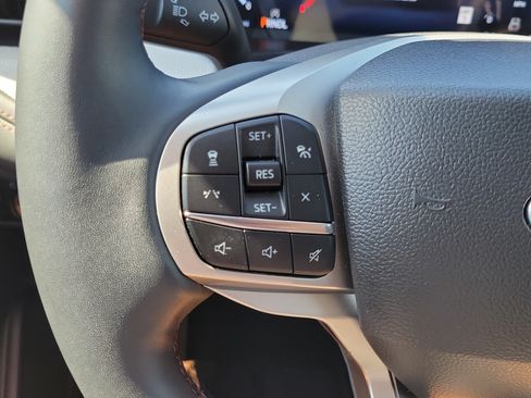 Certified 2025 Ford Explorer Active RWD image 25