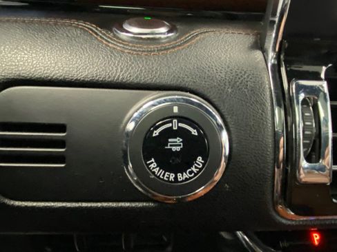 Used 2019 Lincoln Navigator Reserve image 31