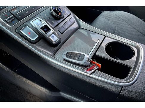 Used 2023 Hyundai Santa Fe SEL image 11